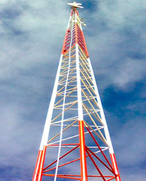 Torre metálica autoportante